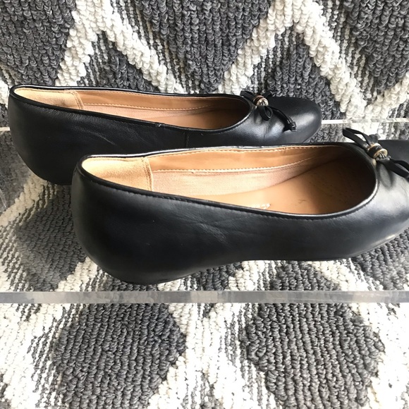 Clarks Artisan Black Leather Ballet Flats Womens Size US 8 UK 5.5 Bow Detail EUC - Picture 7 of 8